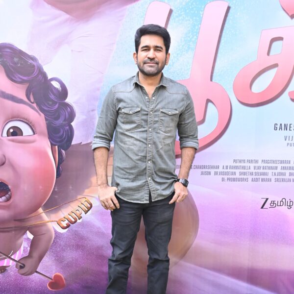 “மலையாள சினிமா போல தமிழ் சினிமாவில் எழுத்தாளர்களுக்கும் முக்கியத்துவம் வர வேண்டும்”_” தூக்கி பட விழாவில் விஜய் ஆண்டனி!