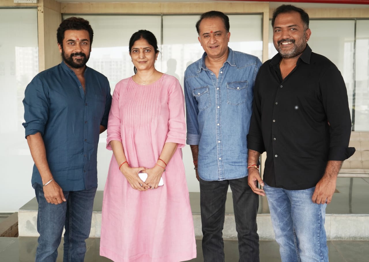 சூரரைப் போற்று படத்ததை இந்தியில் தயாரிக்கிறார் சூர்யா!