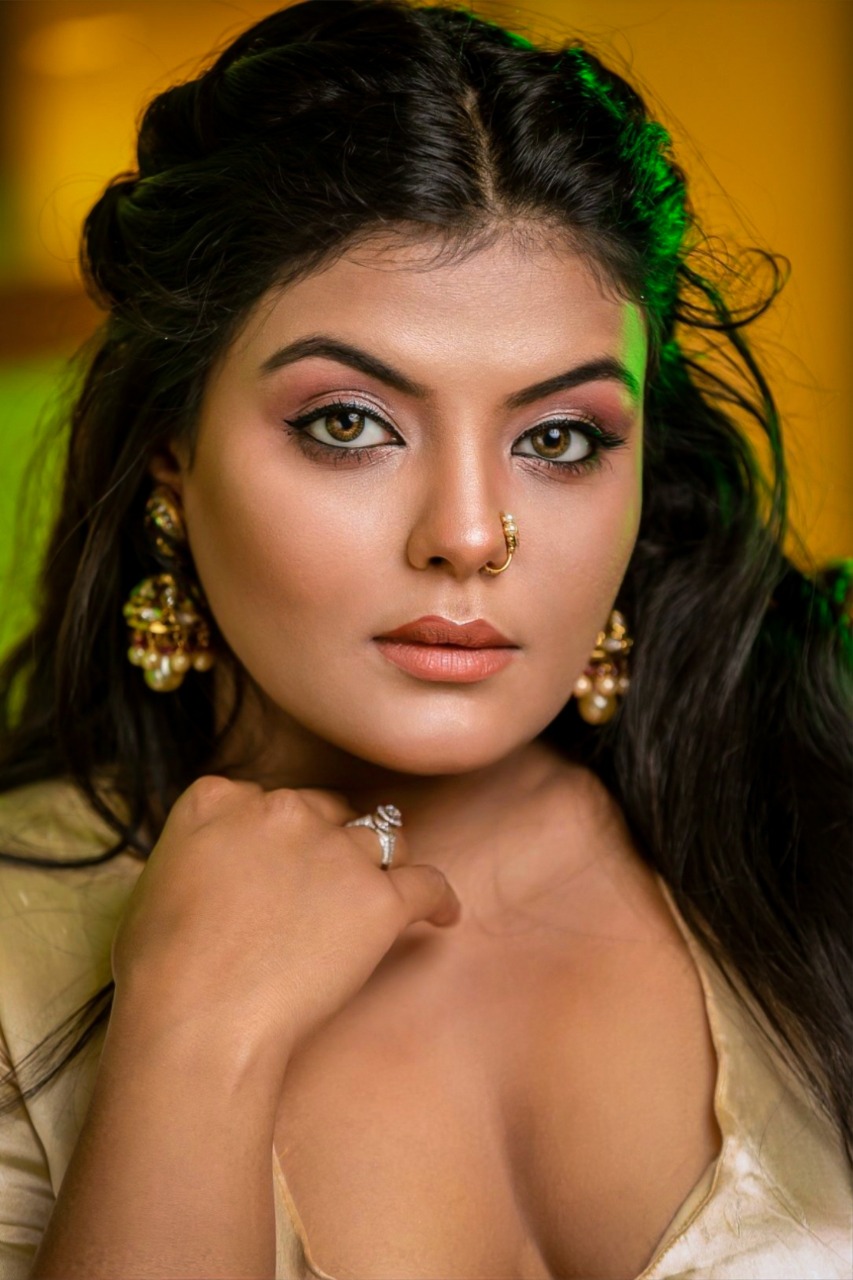 Actor Tejashree Jadhav Images!