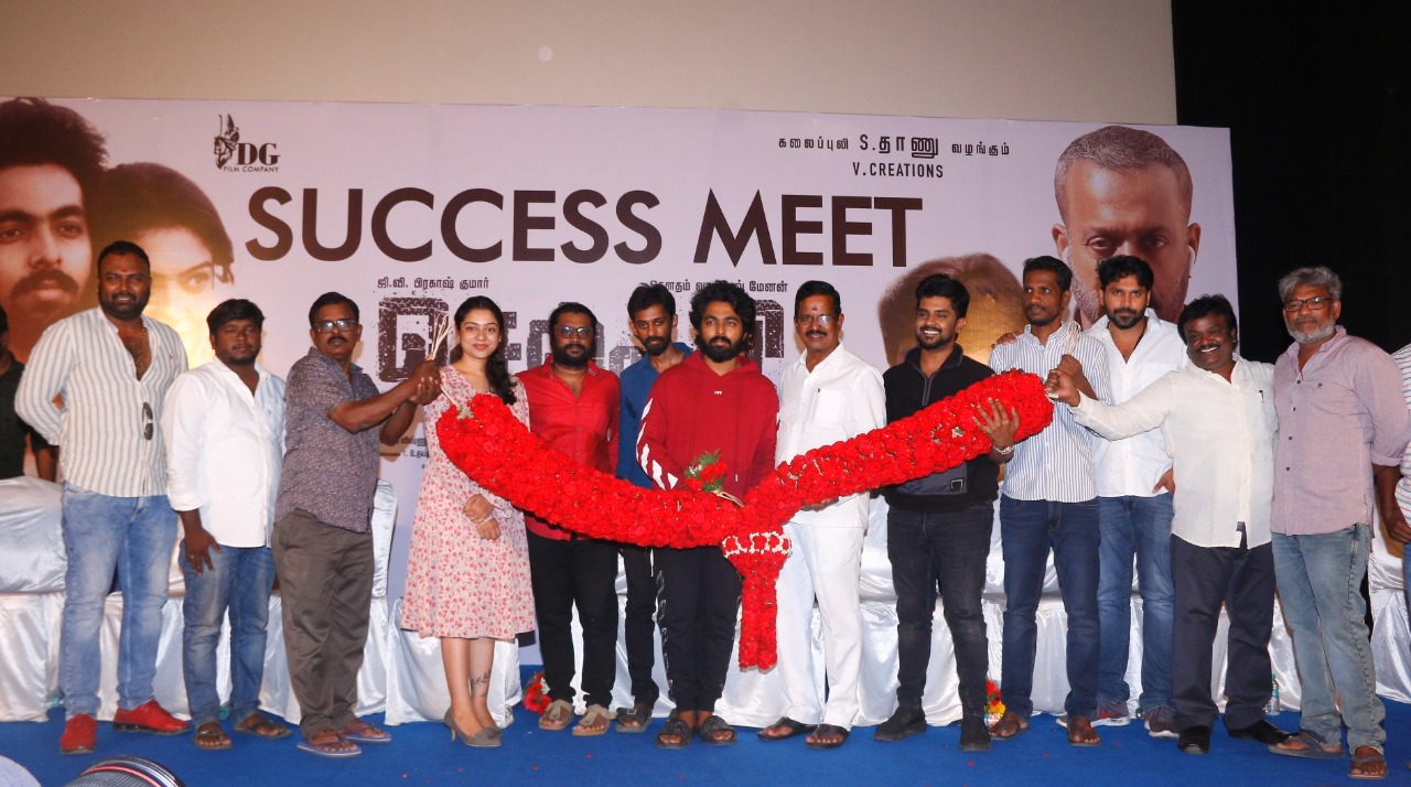 ‘செல்ஃபி எடுத்த இயக்குநருக்கு 10 லட்சம் அட்வான்ஸ் கொடுத்த தயாரிப்பாளர் தாணு!